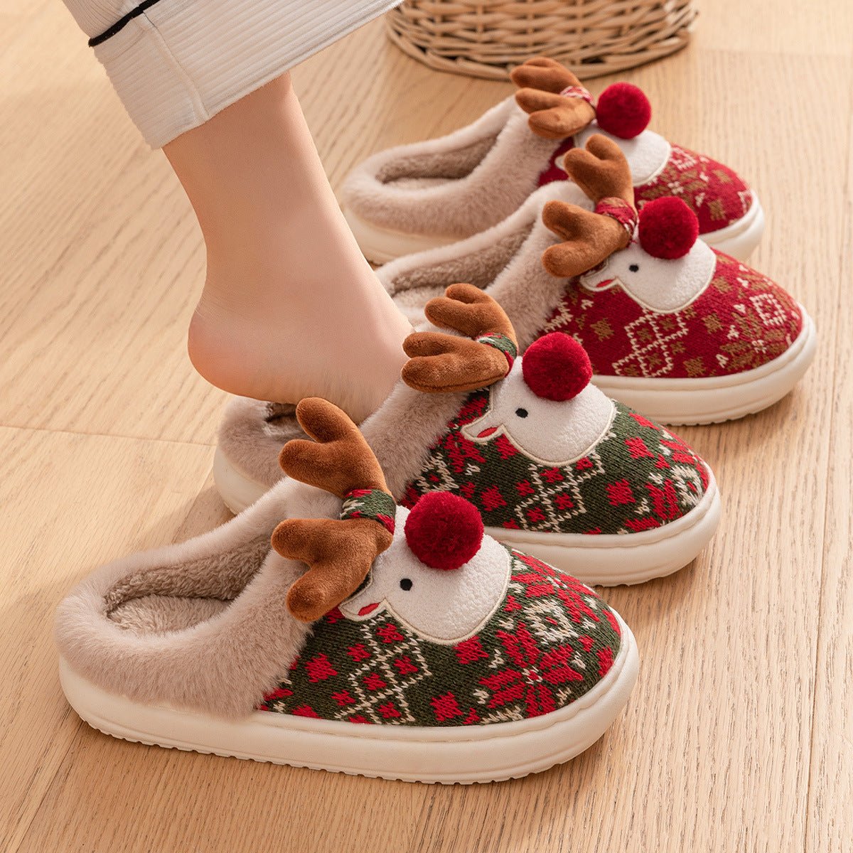 WARMJOY Christmas House Slippers