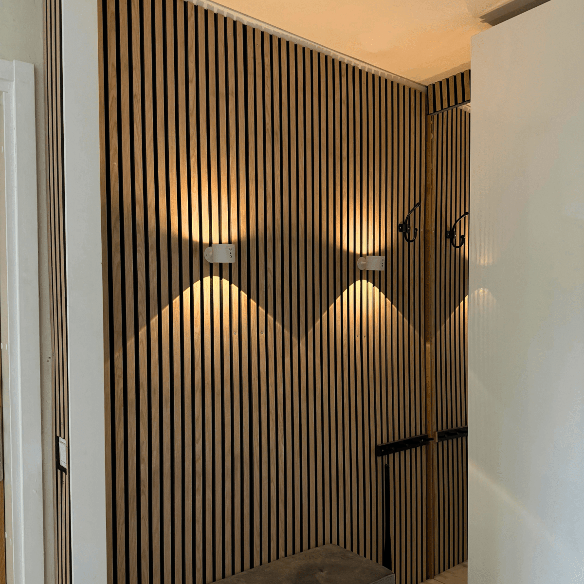 GLOWFREE Wireless LED Wall Lamp