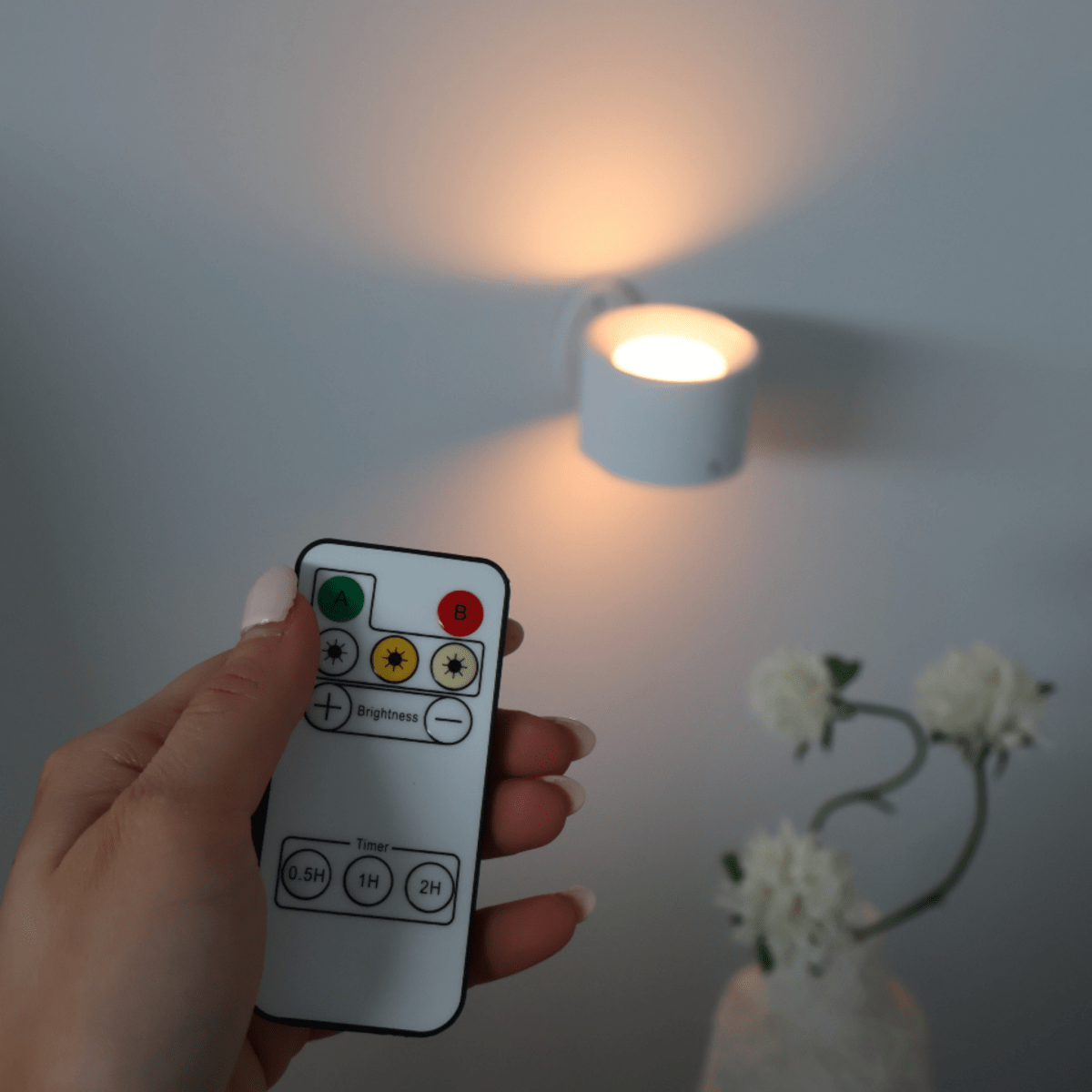 GLOWFREE Wireless LED Wall Lamp