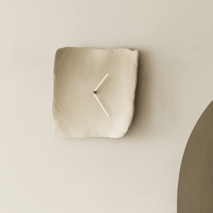 Silent Wall Clock, Non Ticking Resin Wall Clock for Living Room
