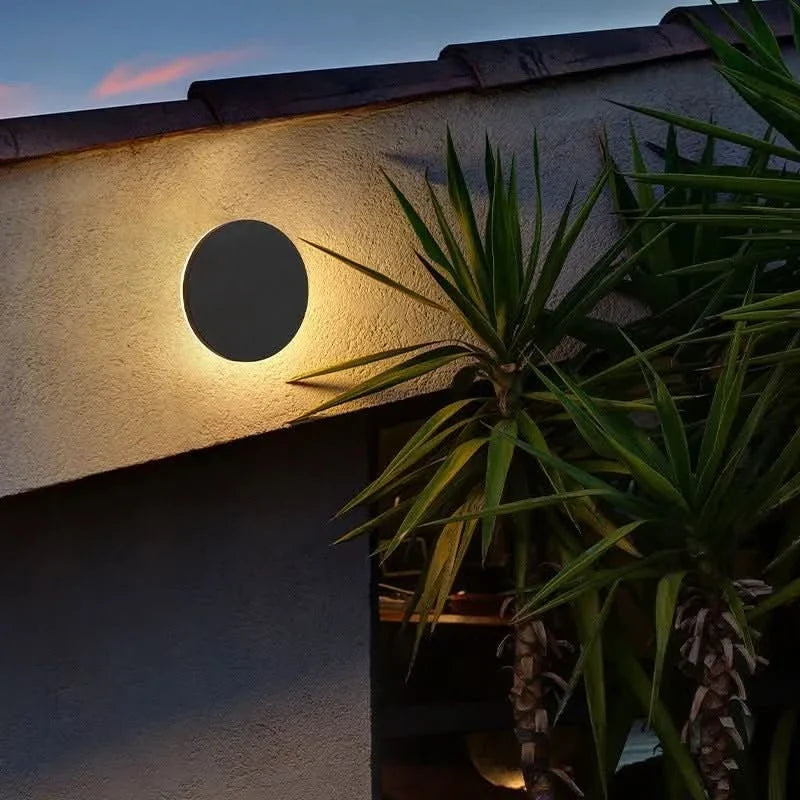 BRILORA Minimalist LED Outdoor Wall Light