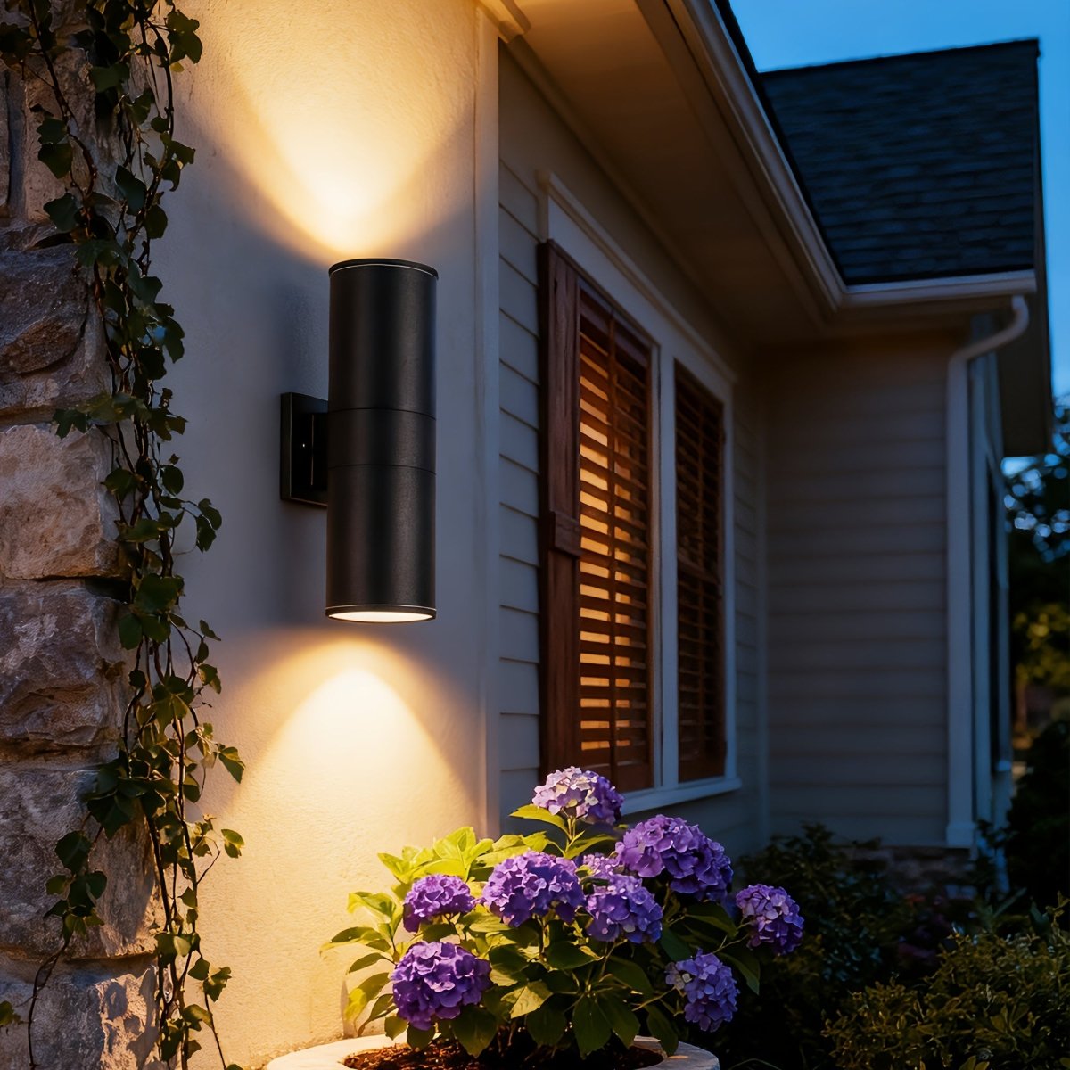 LUXFLOW Black Outdoor Wall Light