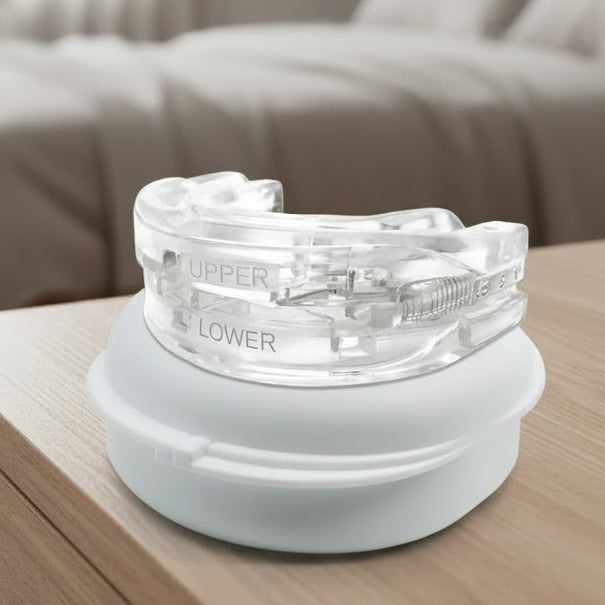 SNOREFREE PRO Anti-Snoring Mouthpiece lifestyle image 1