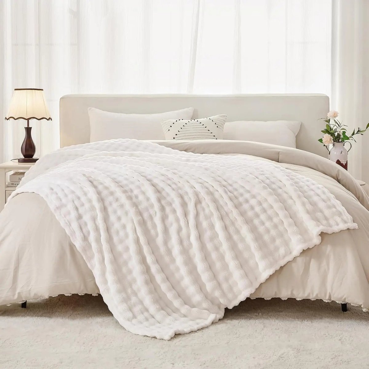 SOFTDIM Cozy 3D Bubble Plush Blanket