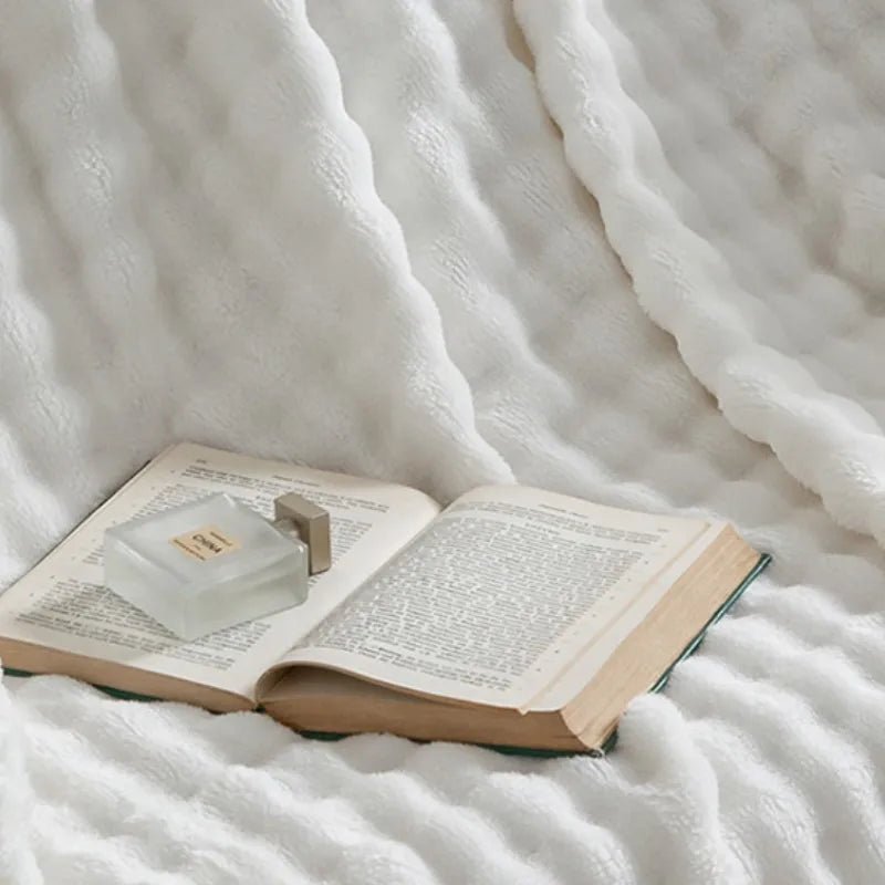 SOFTDIM Cozy 3D Bubble Plush Blanket