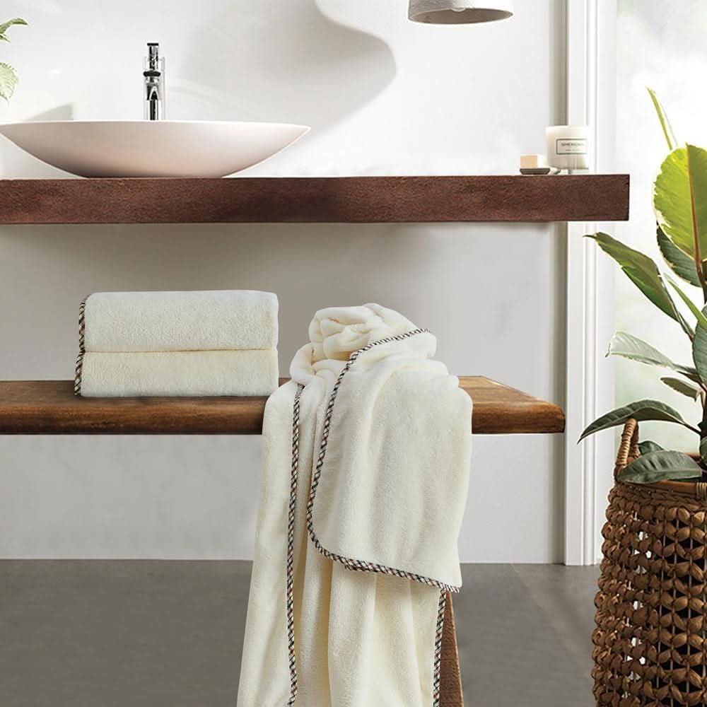 VELUVON QUICKDRY Quick-drying Microfiber Towel lifestyle image