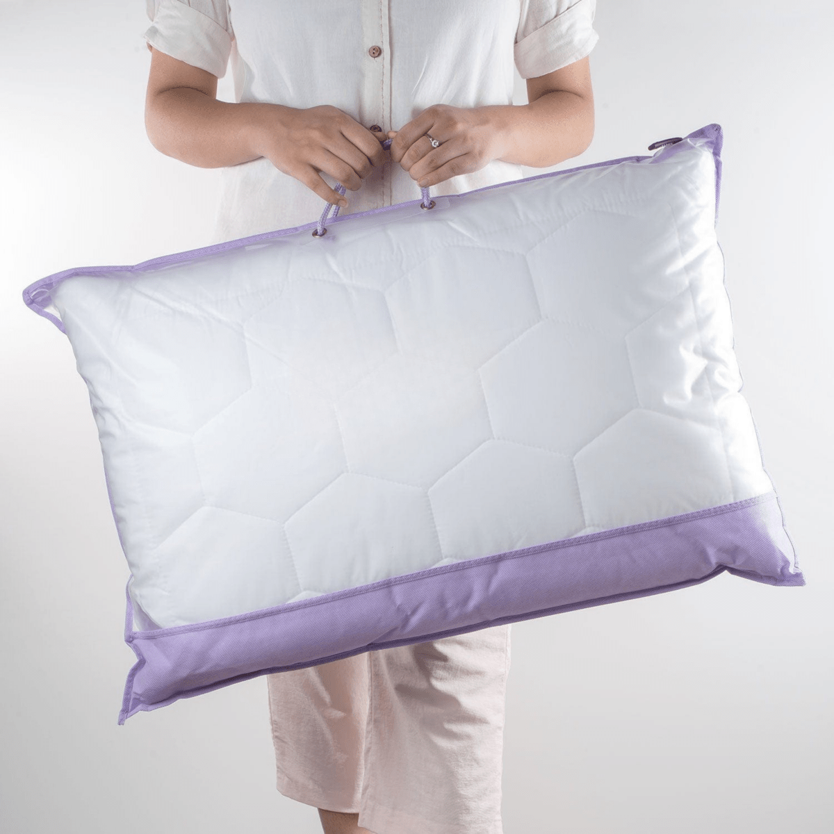 Veluvon Serenity Pillow | Hypoallergenic & Antibacterial |