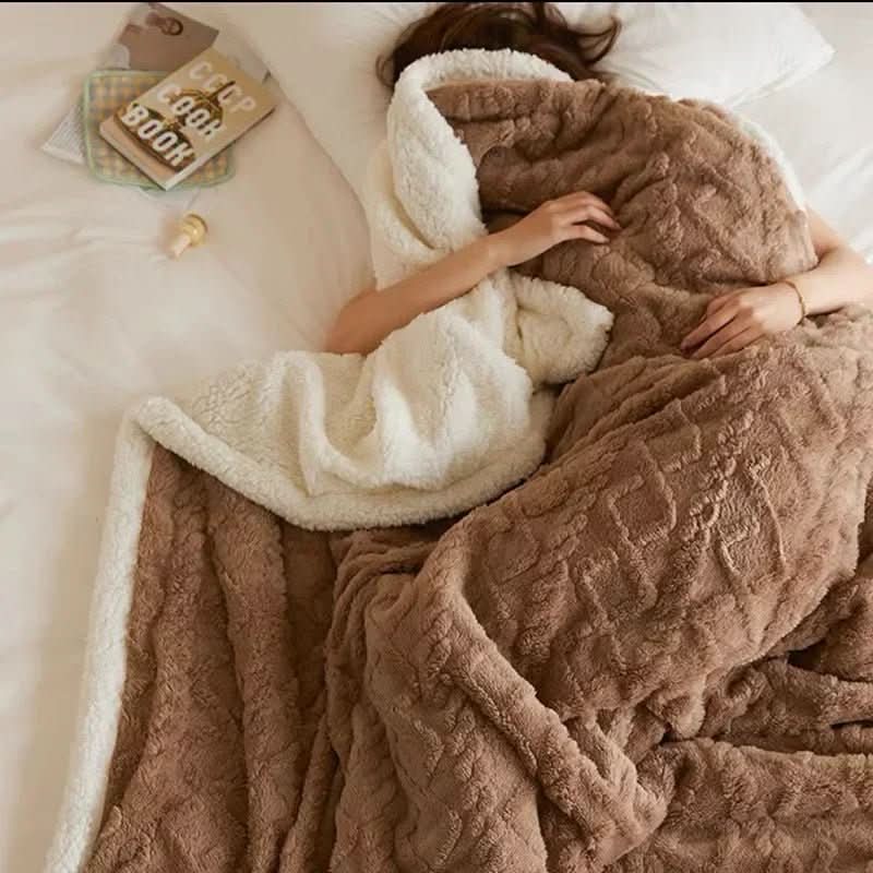 LAMMARA Fluffy Lambswool Blanket