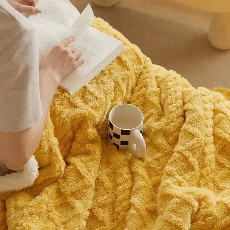 LAMMARA Fluffy Lambswool Blanket