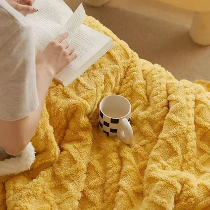 LAMMARA Fluffy Lambswool Blanket