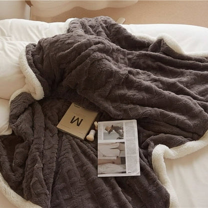 LAMMARA Fluffy Lambswool Blanket