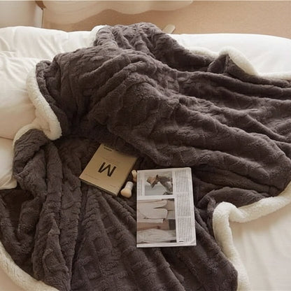 LAMMARA Fluffy Lambswool Blanket
