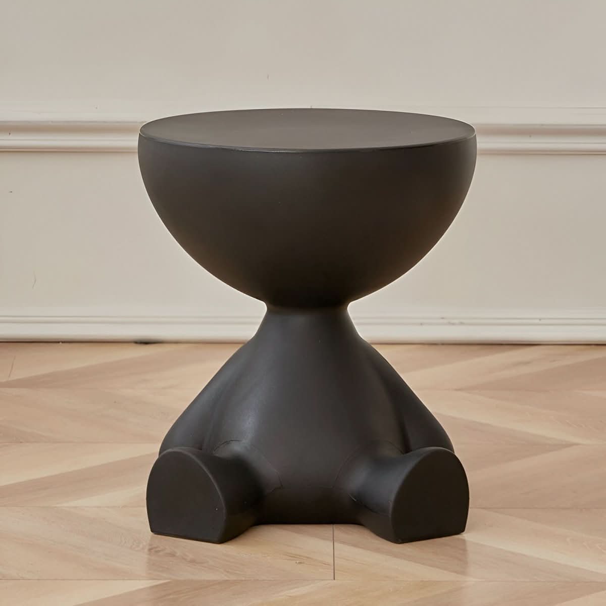 LUXROUND TABLE Round Lounge Table lifestyle 1