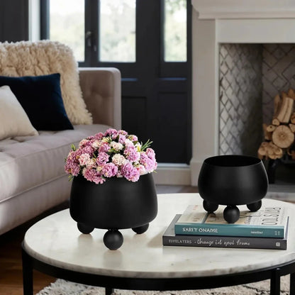 BLACKFLOW Plant Pot Design