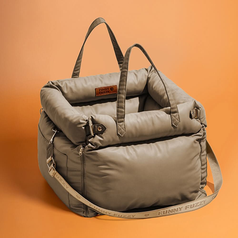 LUXETAIL TRAVEL SEAT Luxurious Dog Car Seat lifestyle image 2