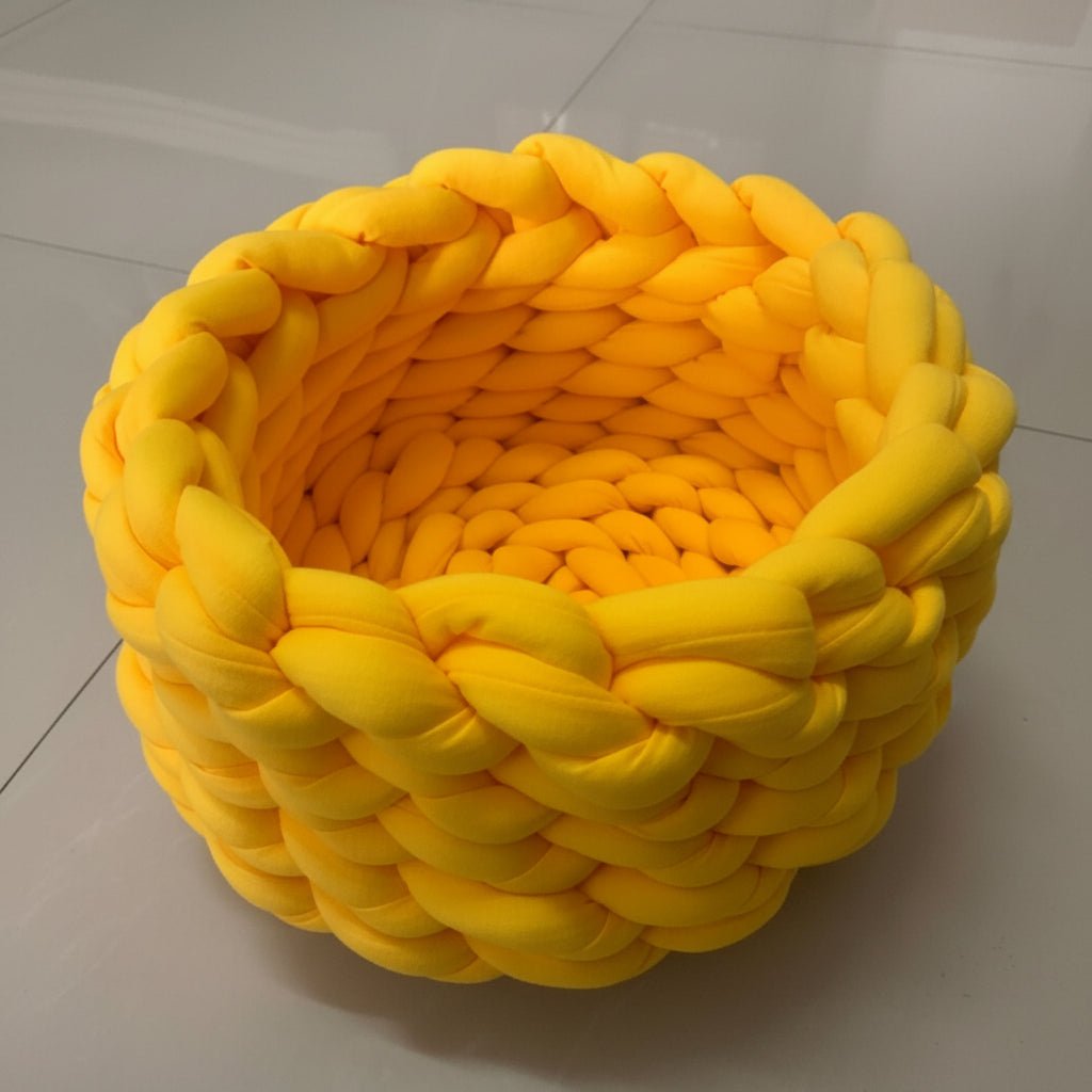 WOOLLYNEST Soft Woollen Basket for Pets