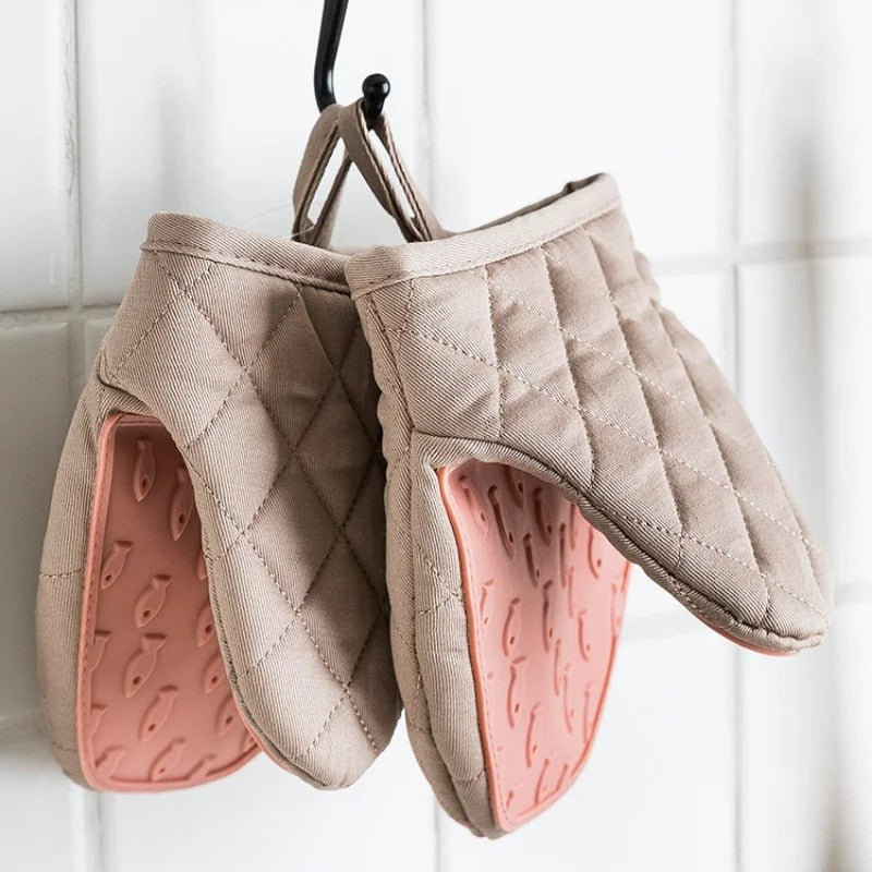 SAFEFINS Heat-resistant Fish-shaped Silicone Oven Glove