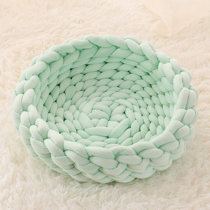 WOOLLYNEST Soft Woollen Basket for Pets