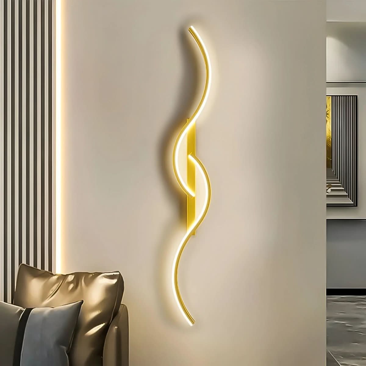 SCHWUNG Curved LED Wall Light