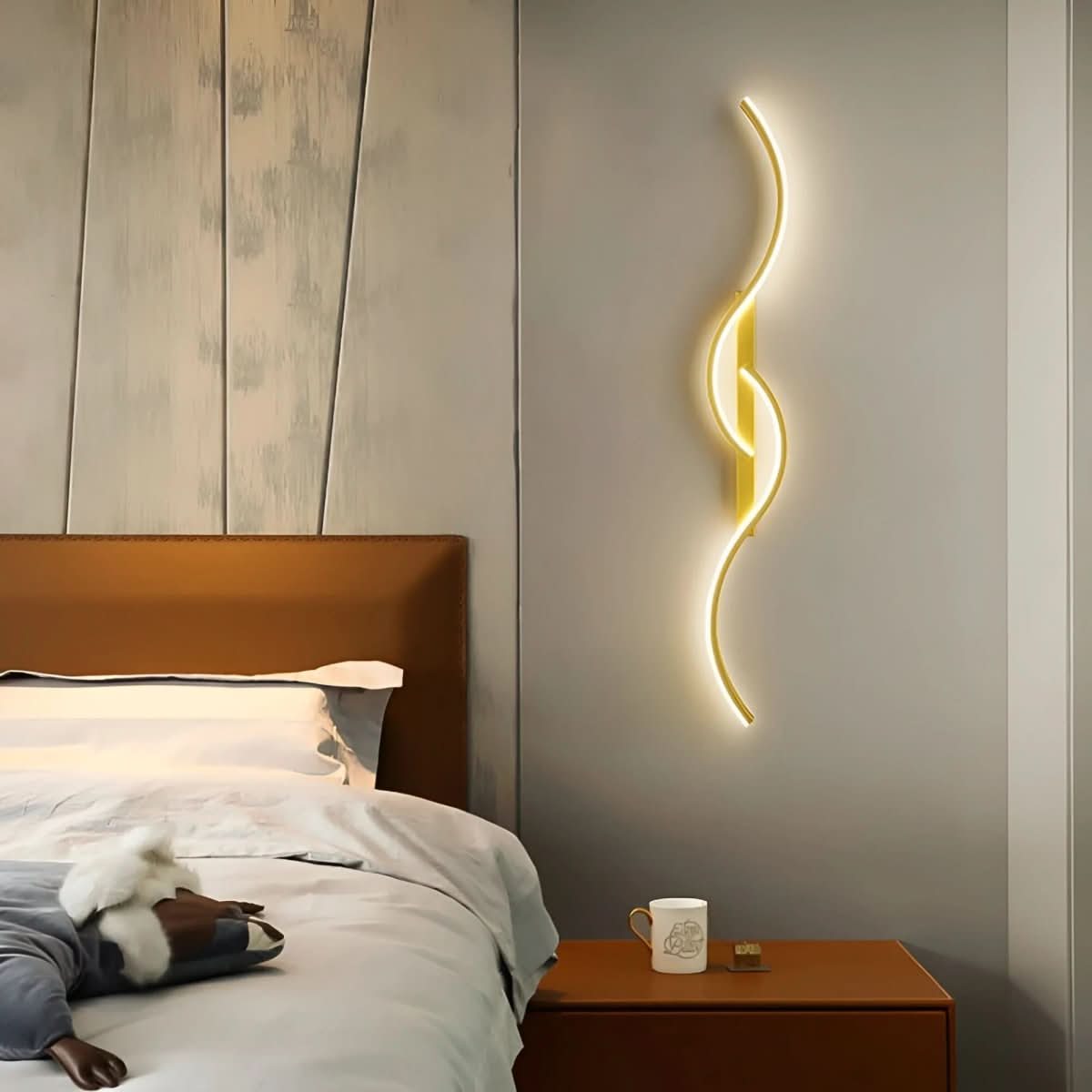 SCHWUNG Curved LED Wall Light