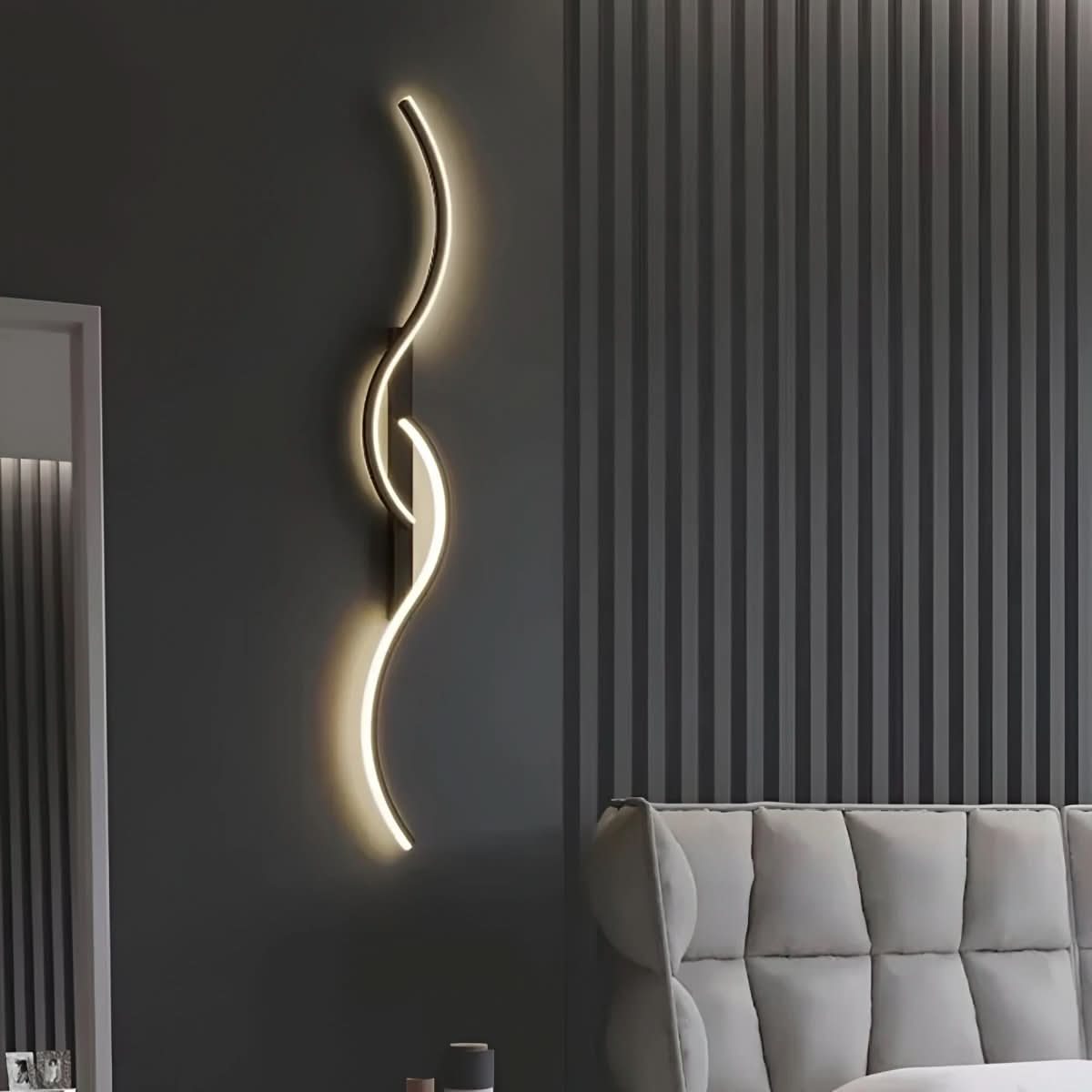 SCHWUNG Curved LED Wall Light