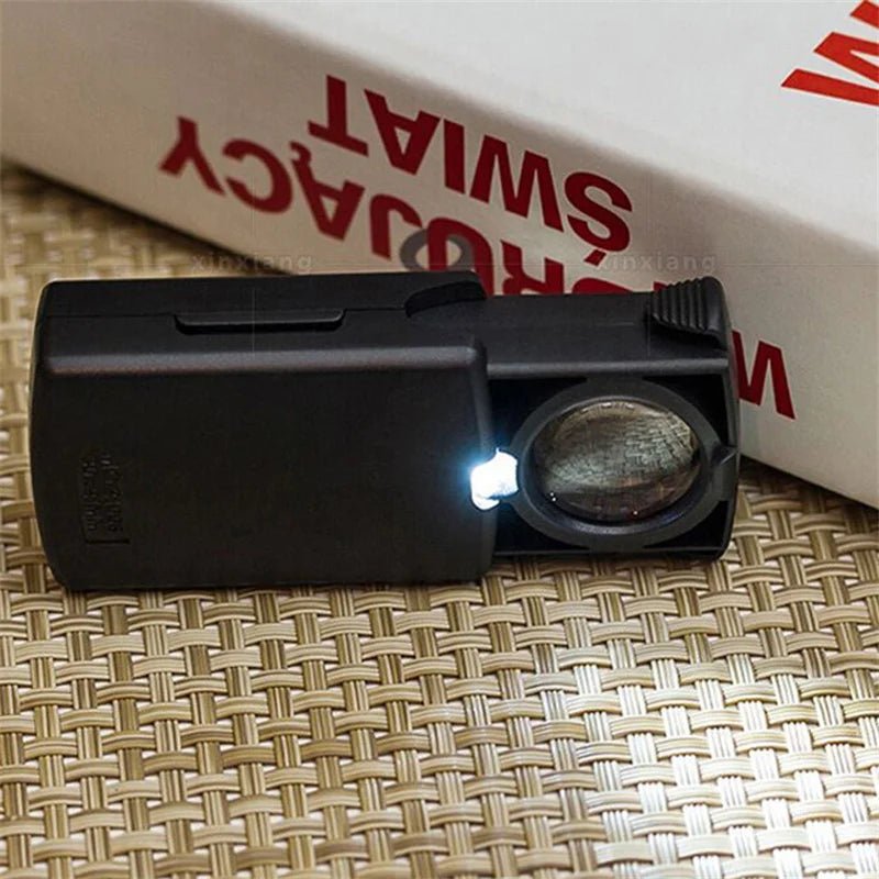 DETAILSCOPE Illuminated Handheld Magnifier