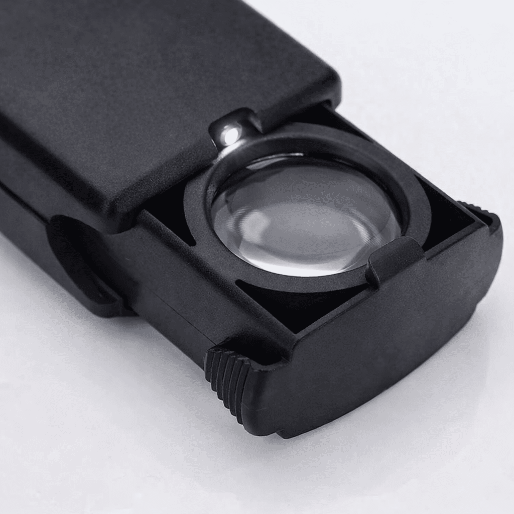 DETAILSCOPE Illuminated Handheld Magnifier