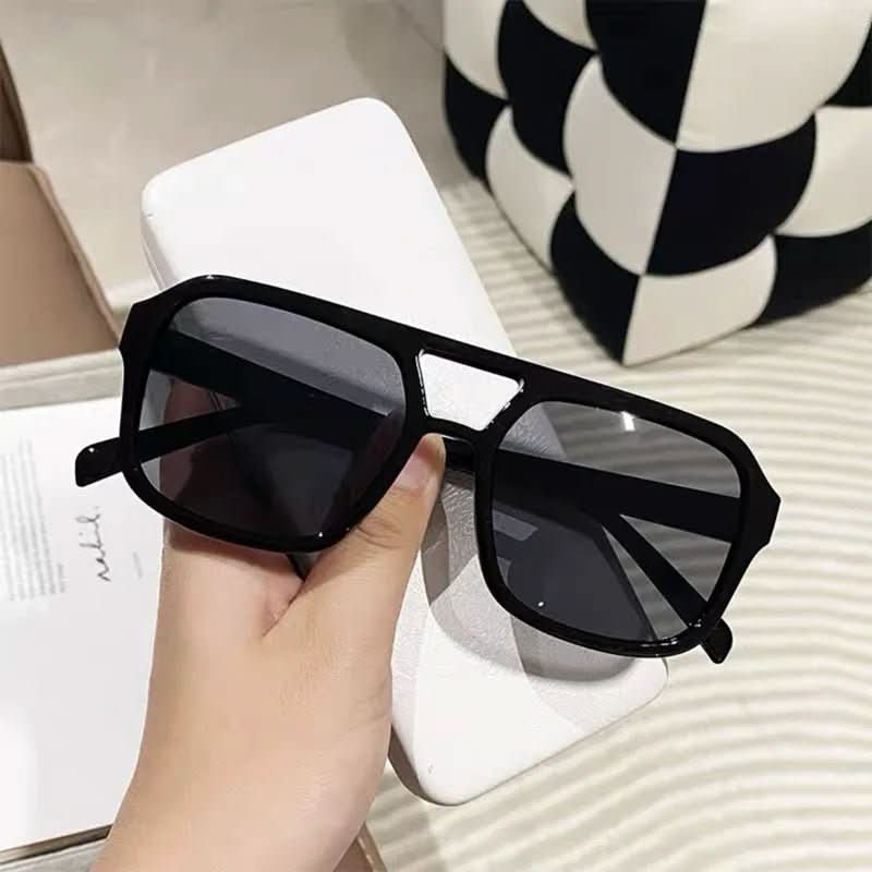 LUXURY CAT-EYE SUNGLASSES lifestyle image 1