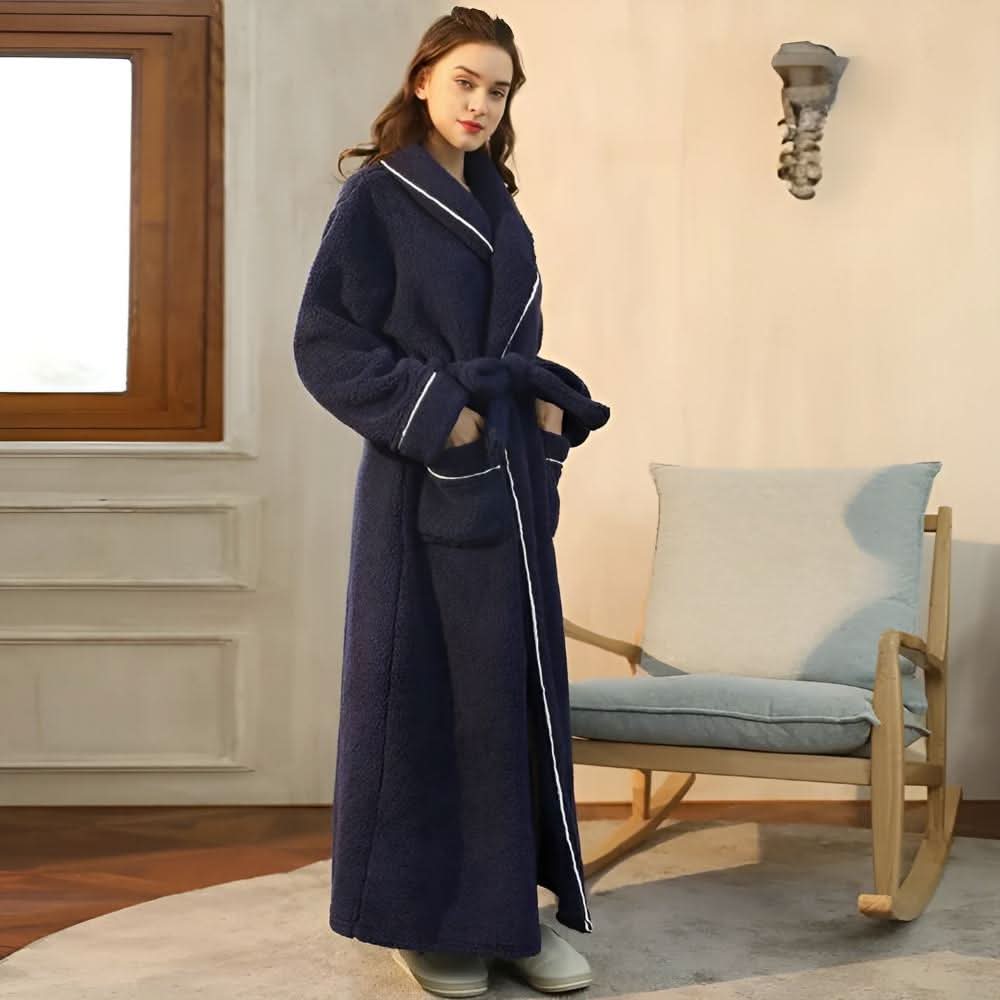 SHERPACLOUD Sherpa Fleece Bathrobe lifestyle image 3