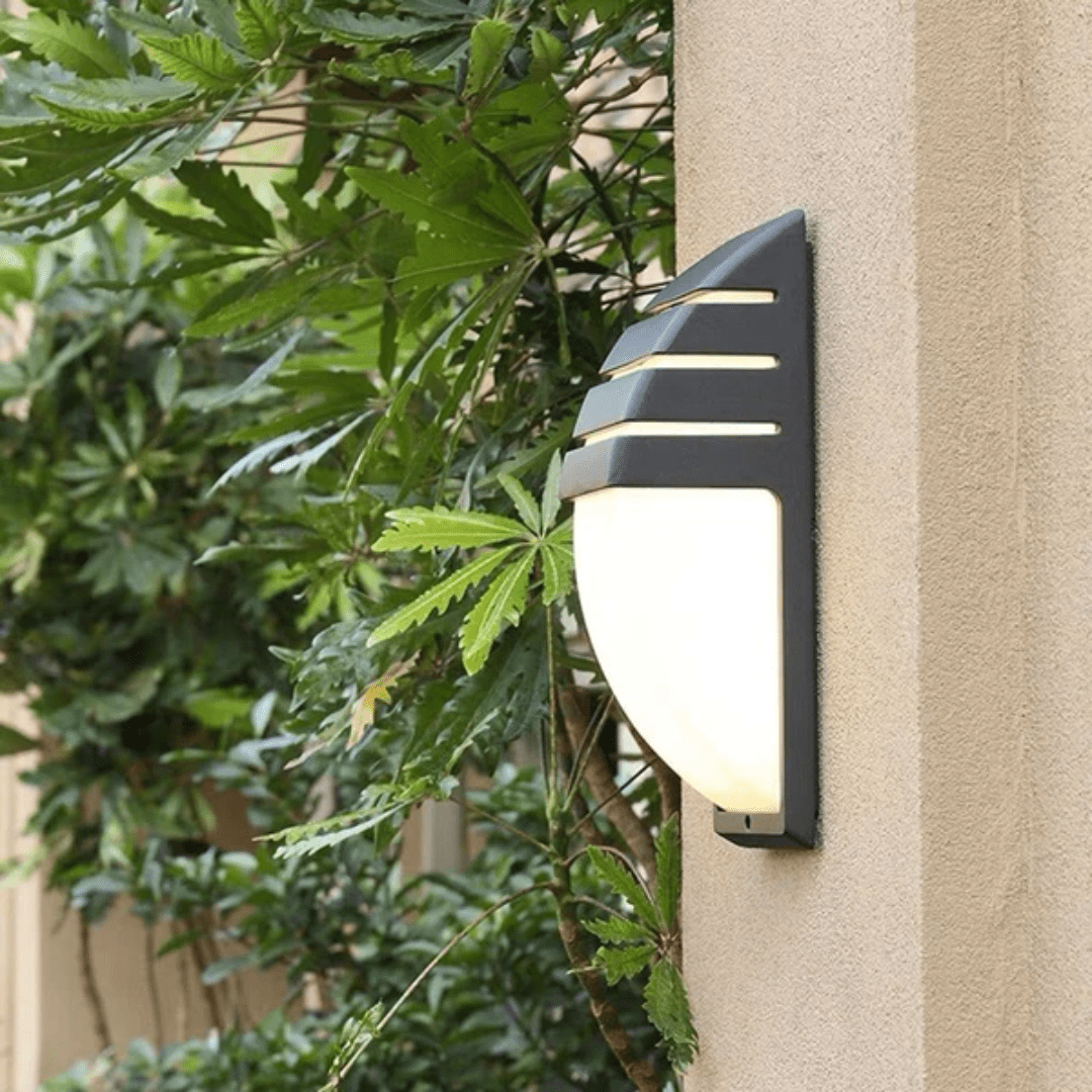 SHADORA LED Outdoor Light