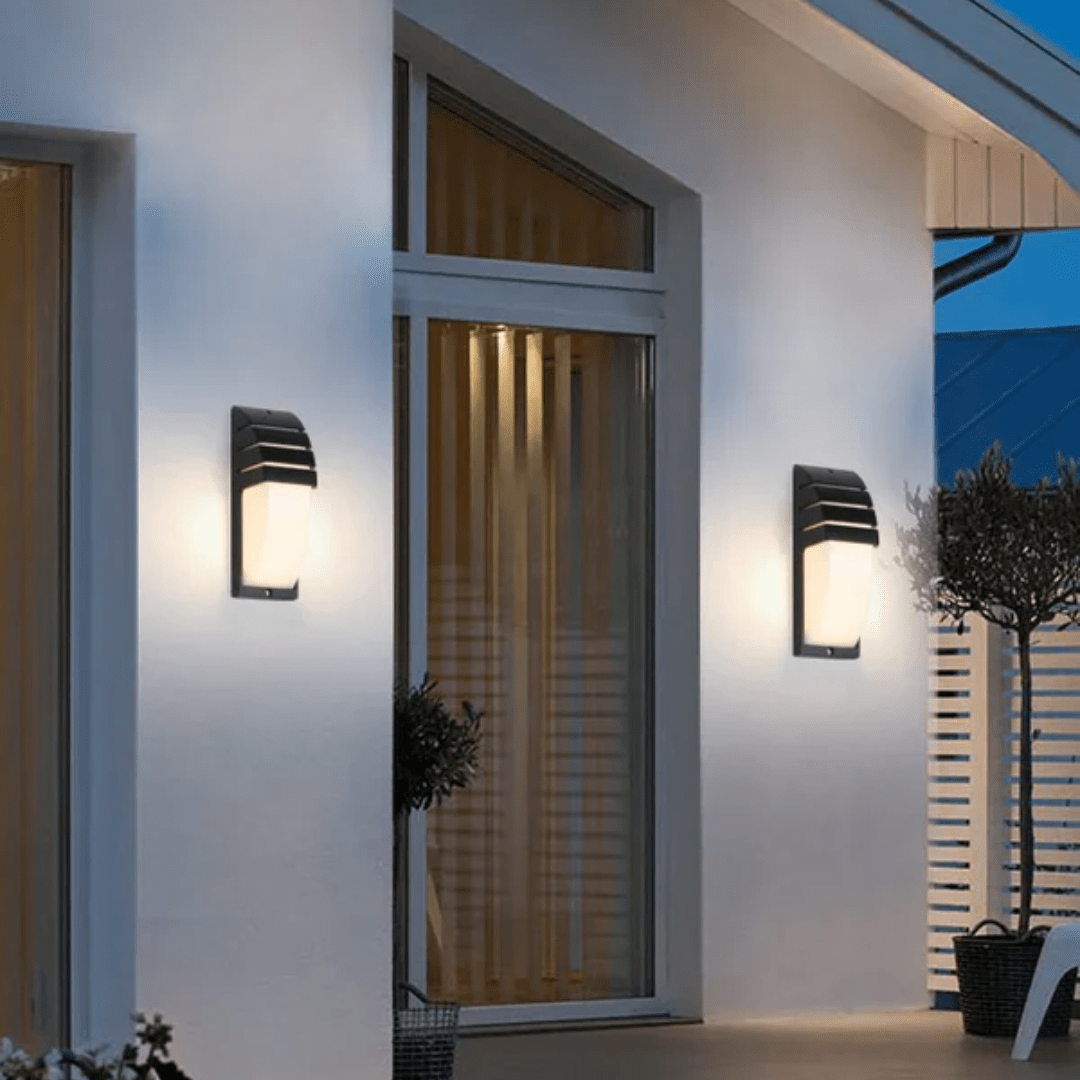 SHADORA LED Outdoor Light