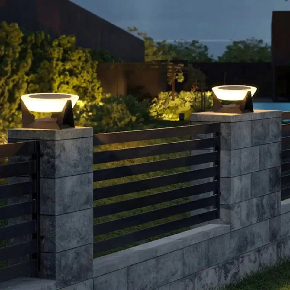 SOLSTELLAR Waterproof Solar LED Floodlight