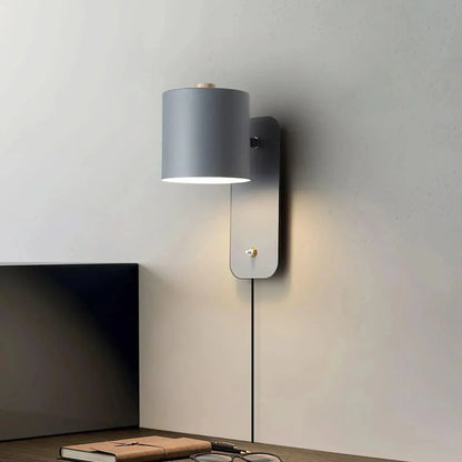 PLUGLUX Minimalist Wall Lamp
