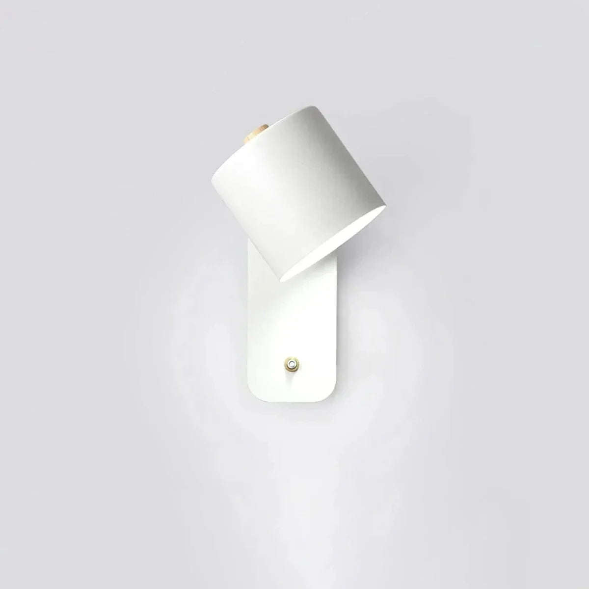 PLUGLUX Minimalist Wall Lamp