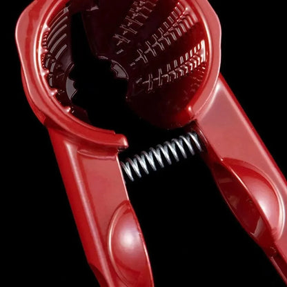 NUTPRESS Stable Nutcracker