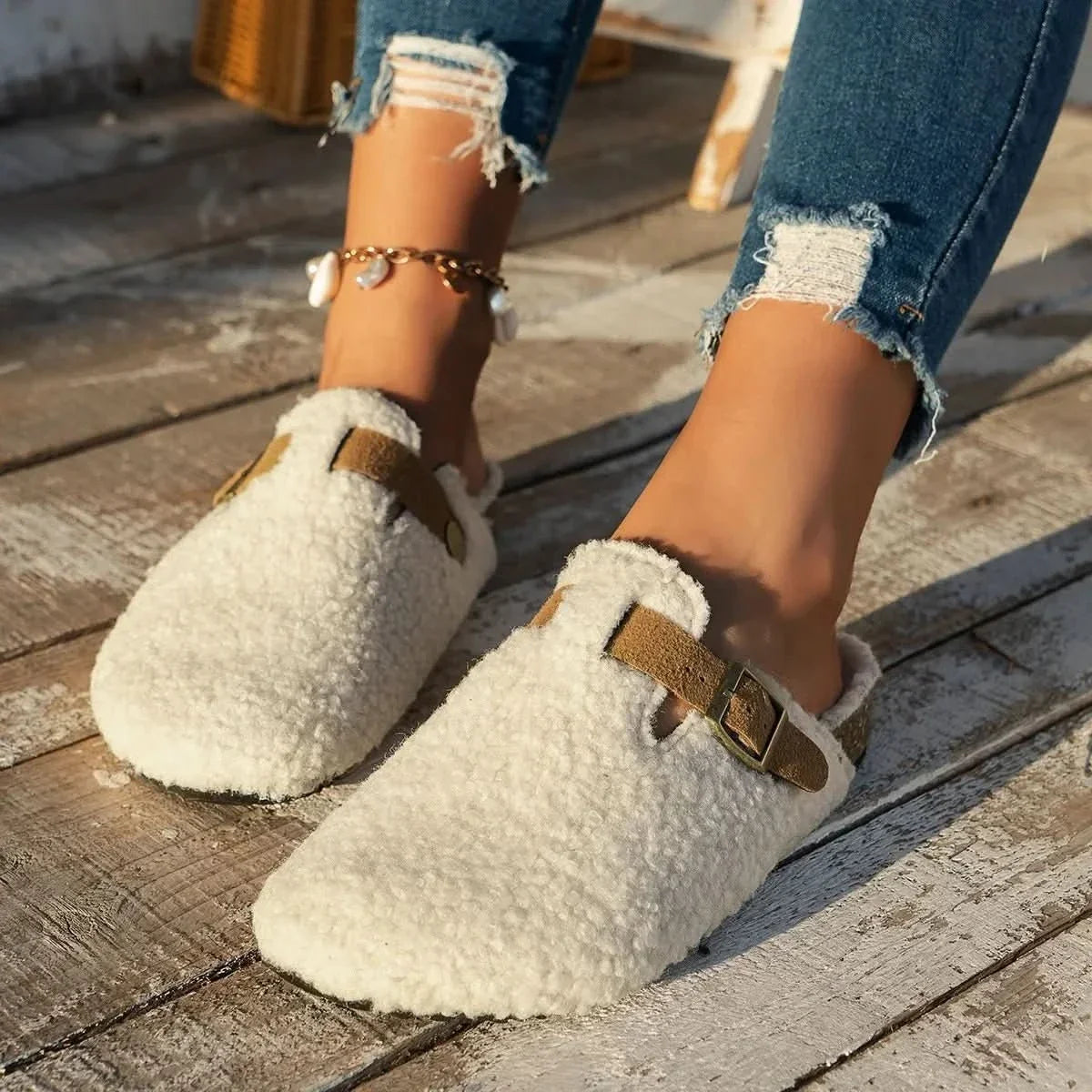 CONTRORTLUXE Luxurious Sheepskin Wool Shoes lifestyle image 1