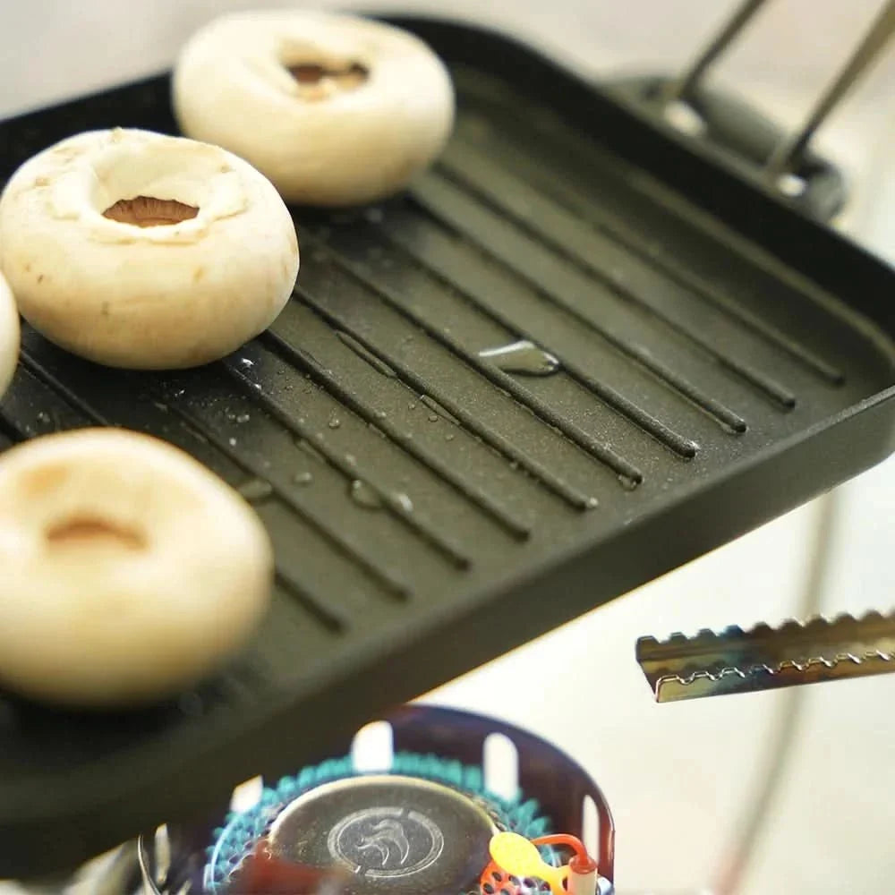 CAMPMASTER Small Grill Plate Set lifestyle image