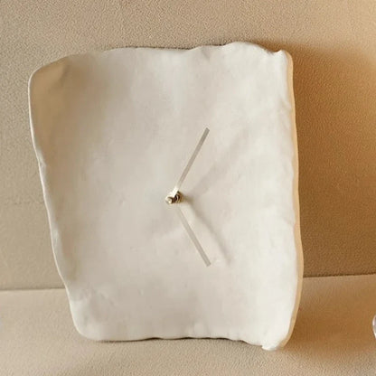 Silent Wall Clock, Non Ticking Resin Wall Clock for Living Room