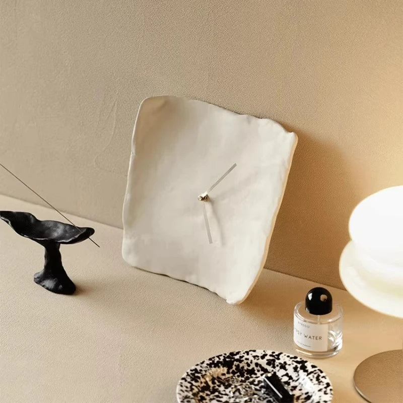 Silent Wall Clock, Non Ticking Resin Wall Clock for Living Room