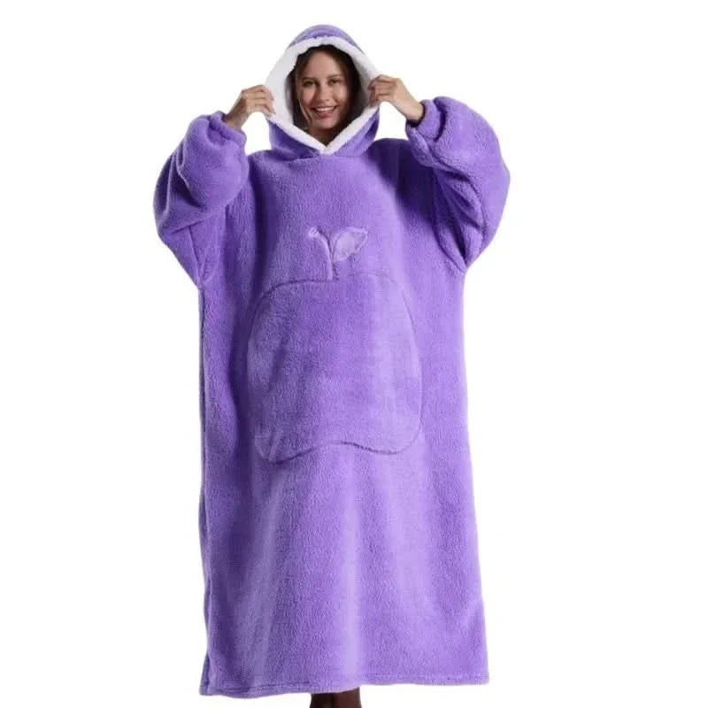 KUSCHELHOOD Oversized Fleece Hoodie lifestyle image