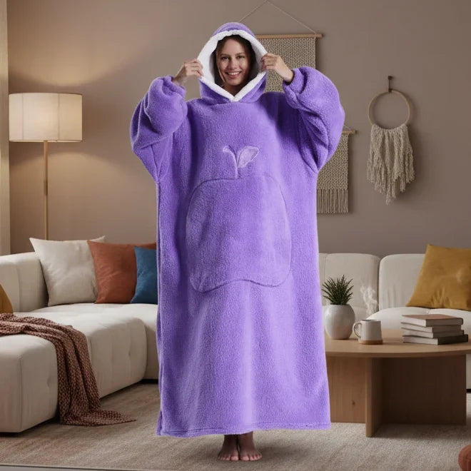 KUSCHELHOOD Oversized Fleece Hoodie lifestyle image