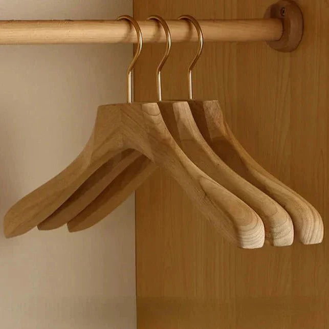 CLOSETORA Wide Wooden Hangers