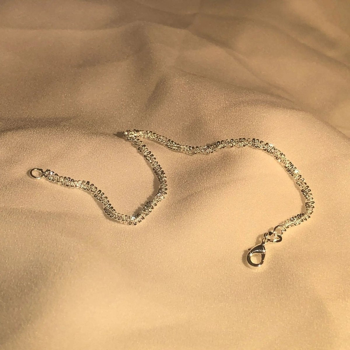 LUXEBAND Timeless Bracelet