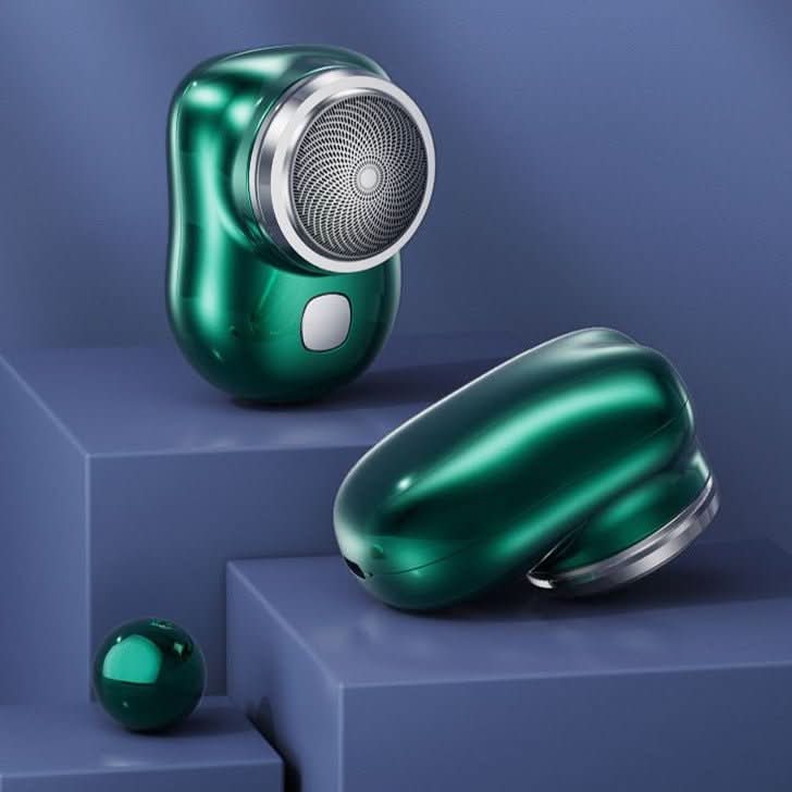 Pocketshave Compact Travel Shaver lifestyle image 3
