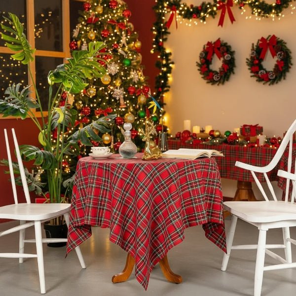 CAROLTARTAN Festive Checkered Tablecloth