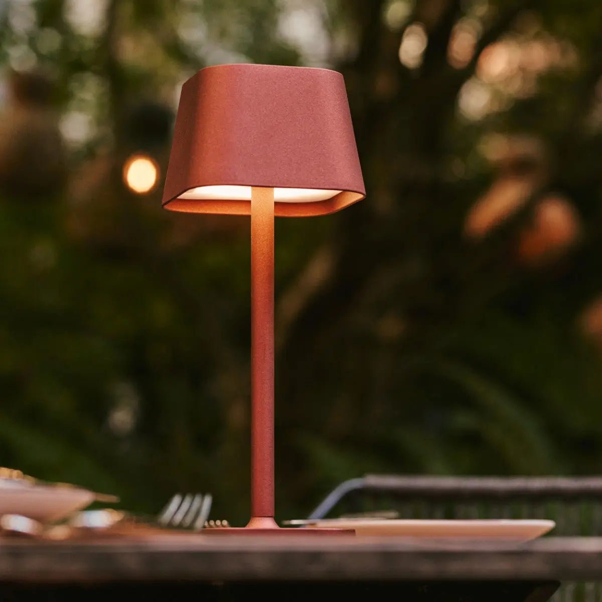 BRONZIFY Bronze Table Lamp
