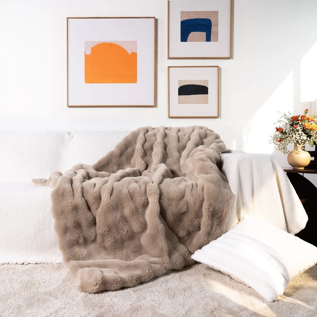 HUGMEHOME Ultra-Soft Blanket