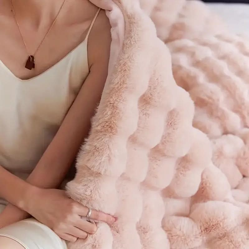 HUGMEHOME Ultra-Soft Blanket