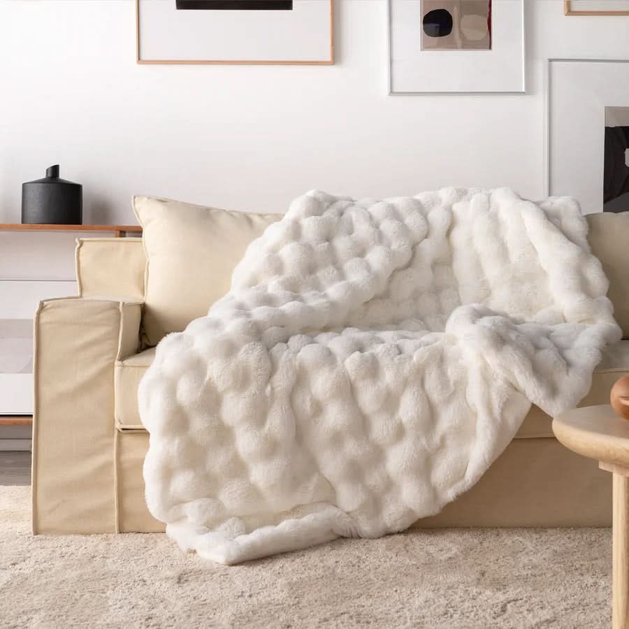 HUGMEHOME Ultra-Soft Blanket