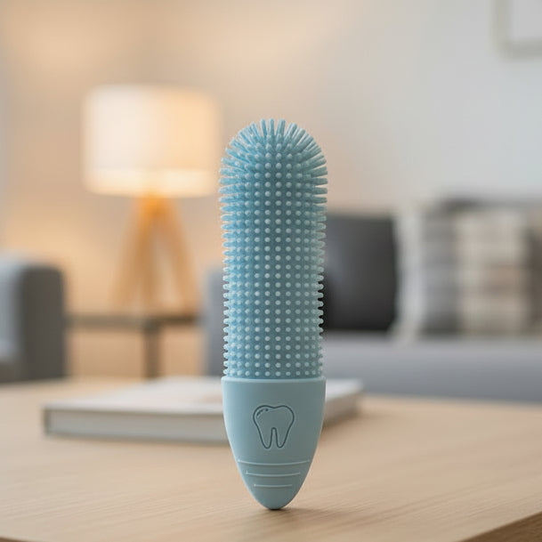 DENTEEZ 360 Finger Toothbrush for Dogs & Cats lifestyle image 1